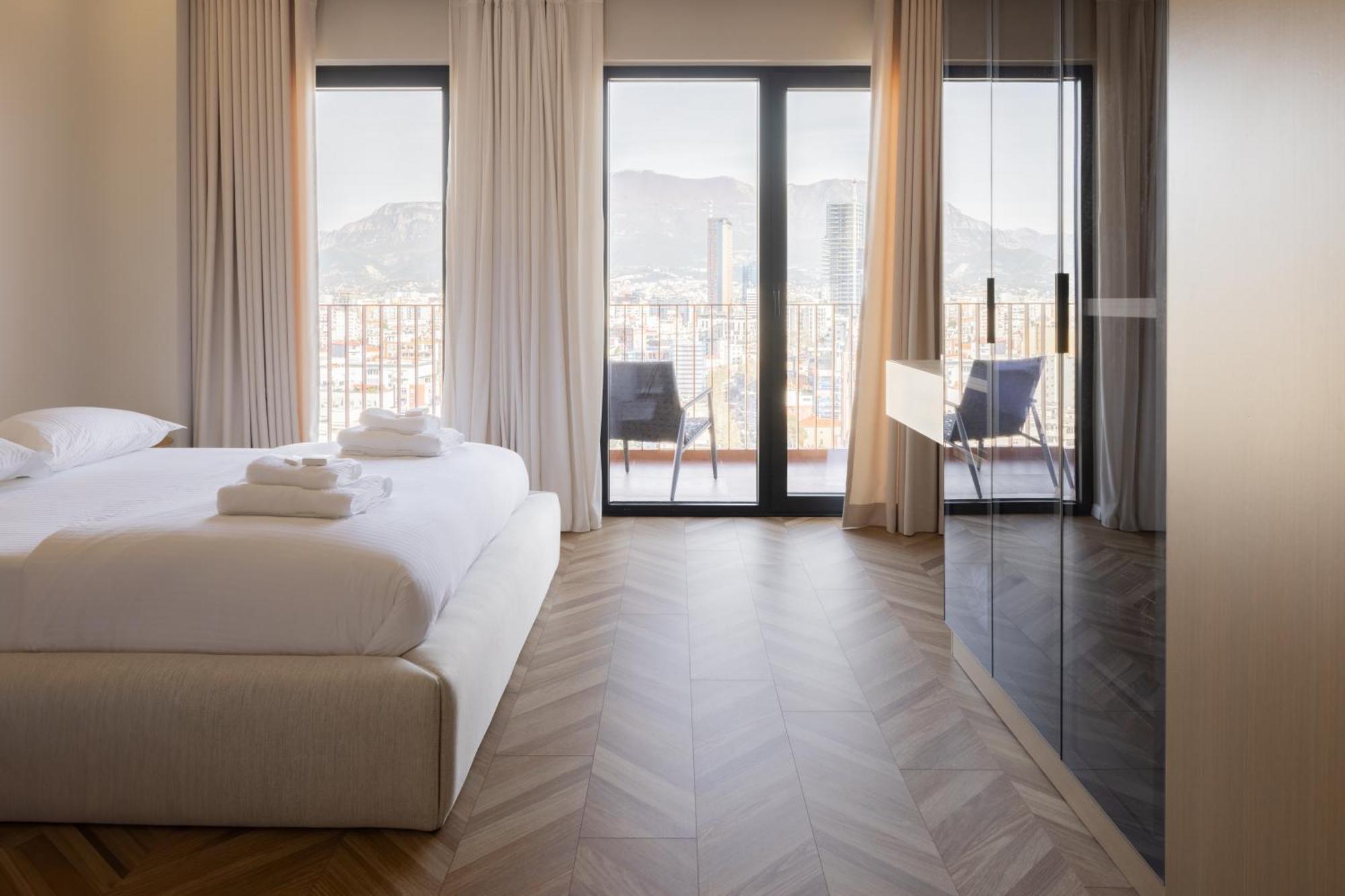 Square Inn Garden Aparthotel Tirana Bagian luar foto