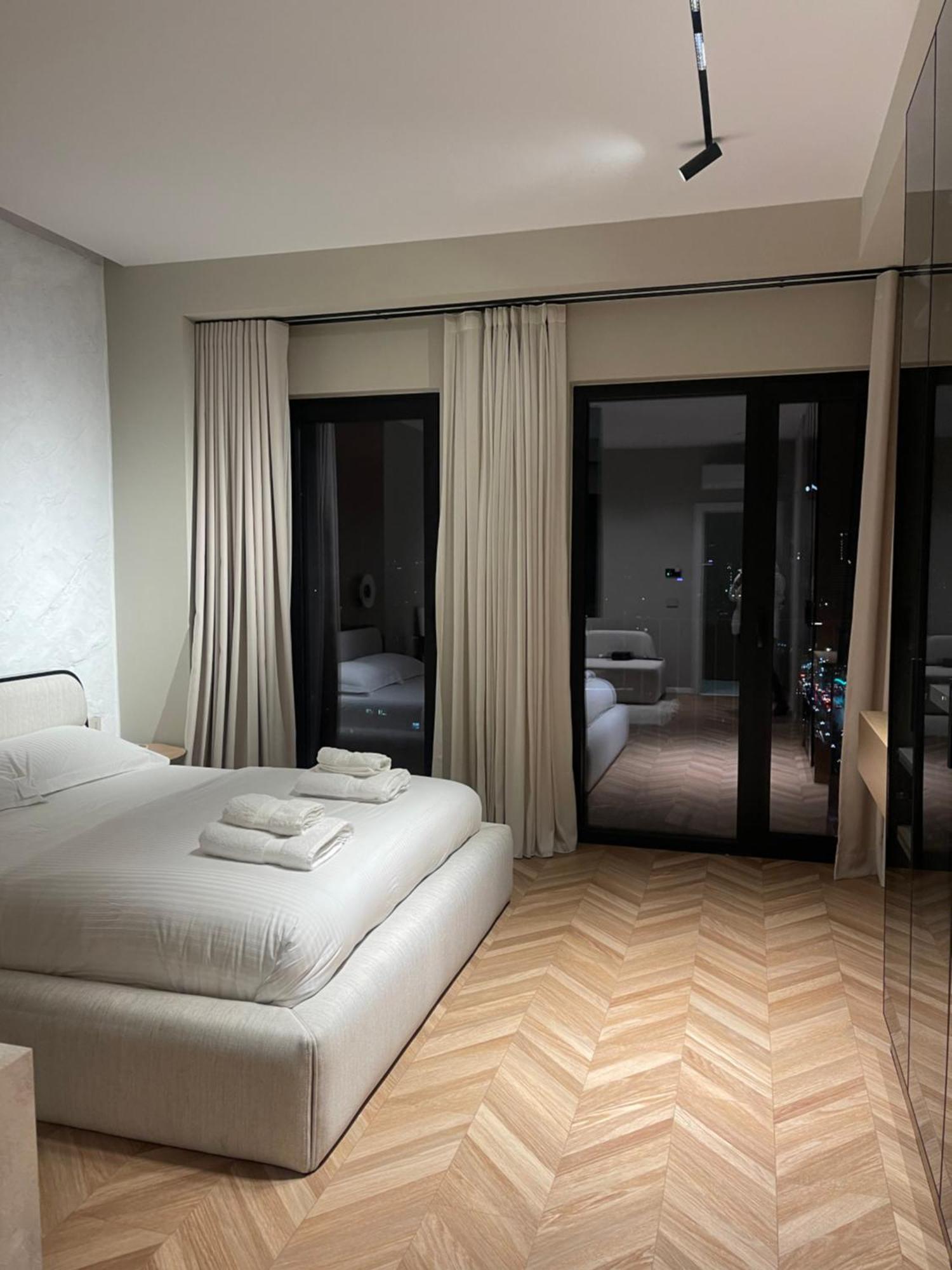 Square Inn Garden Aparthotel Tirana Bagian luar foto