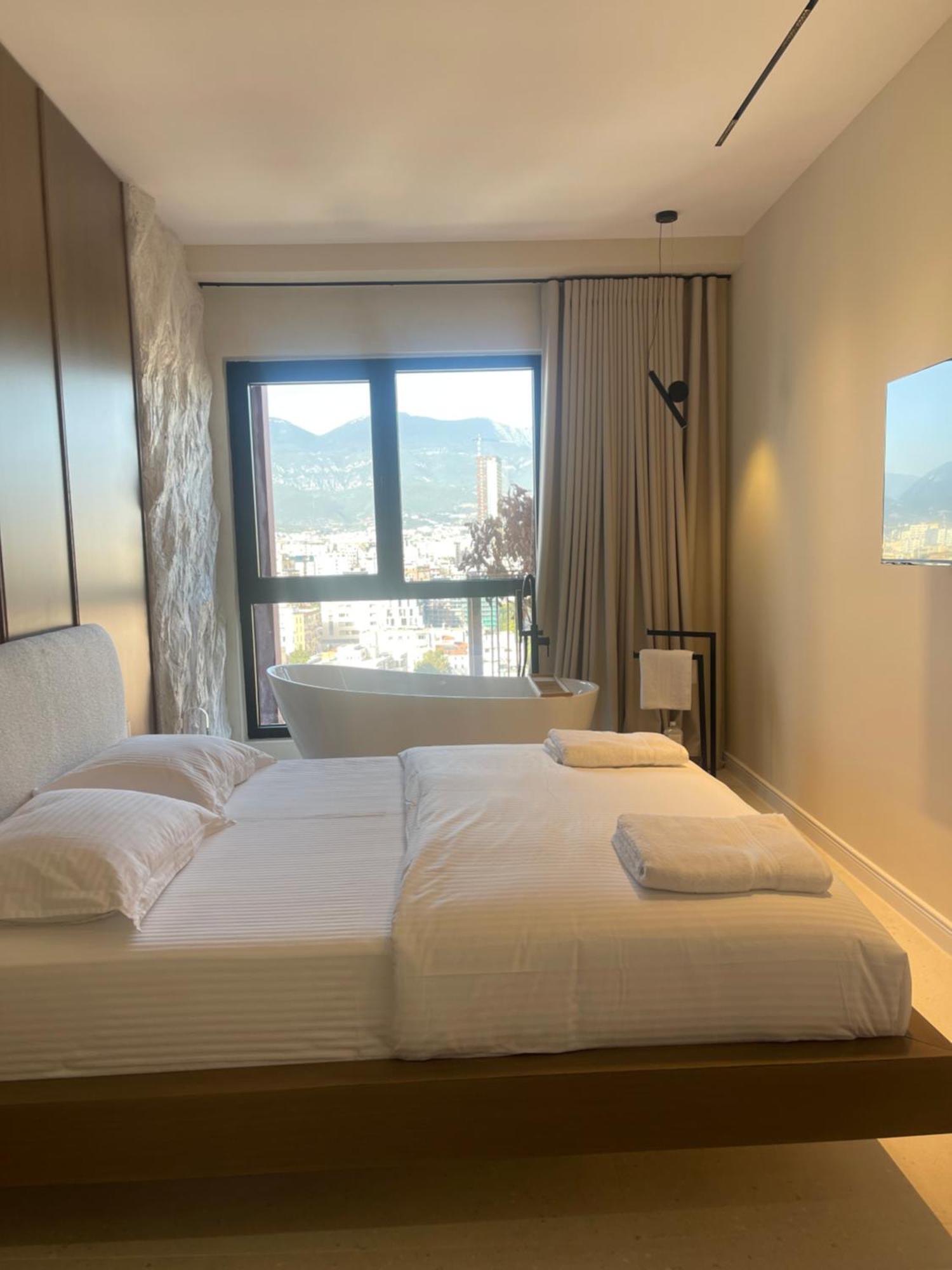 Square Inn Garden Aparthotel Tirana Bagian luar foto
