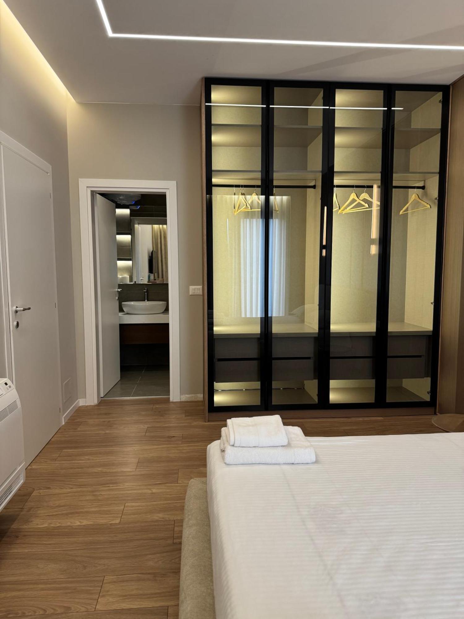 Square Inn Garden Aparthotel Tirana Bagian luar foto